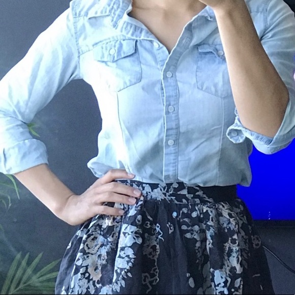 4. Papaya Medium Chambray Denim button up - Picture 3 of 7